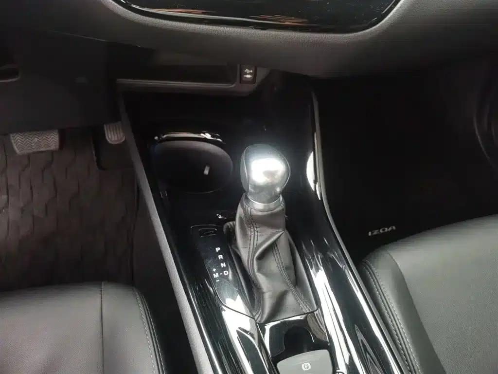 2018 Toyota IZOA 2.0L Elegance Edition (National V Emission Standard) — миниатюра 7