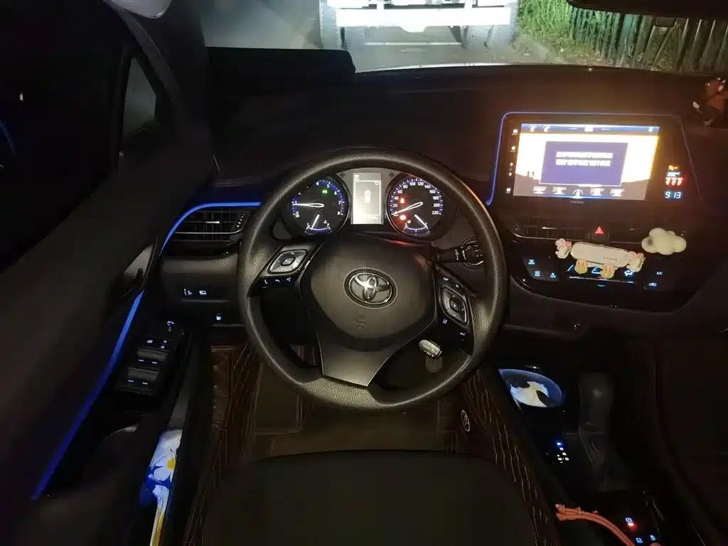 2020 Toyota IZOA 2.0L Enjoy Edition — миниатюра 3