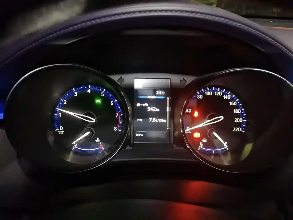 2020 Toyota IZOA 2.0L Enjoy Edition — миниатюра 4