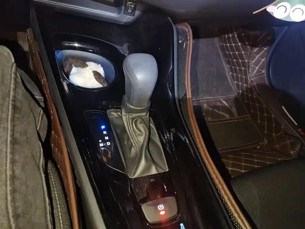 2020 Toyota IZOA 2.0L Enjoy Edition — миниатюра 7