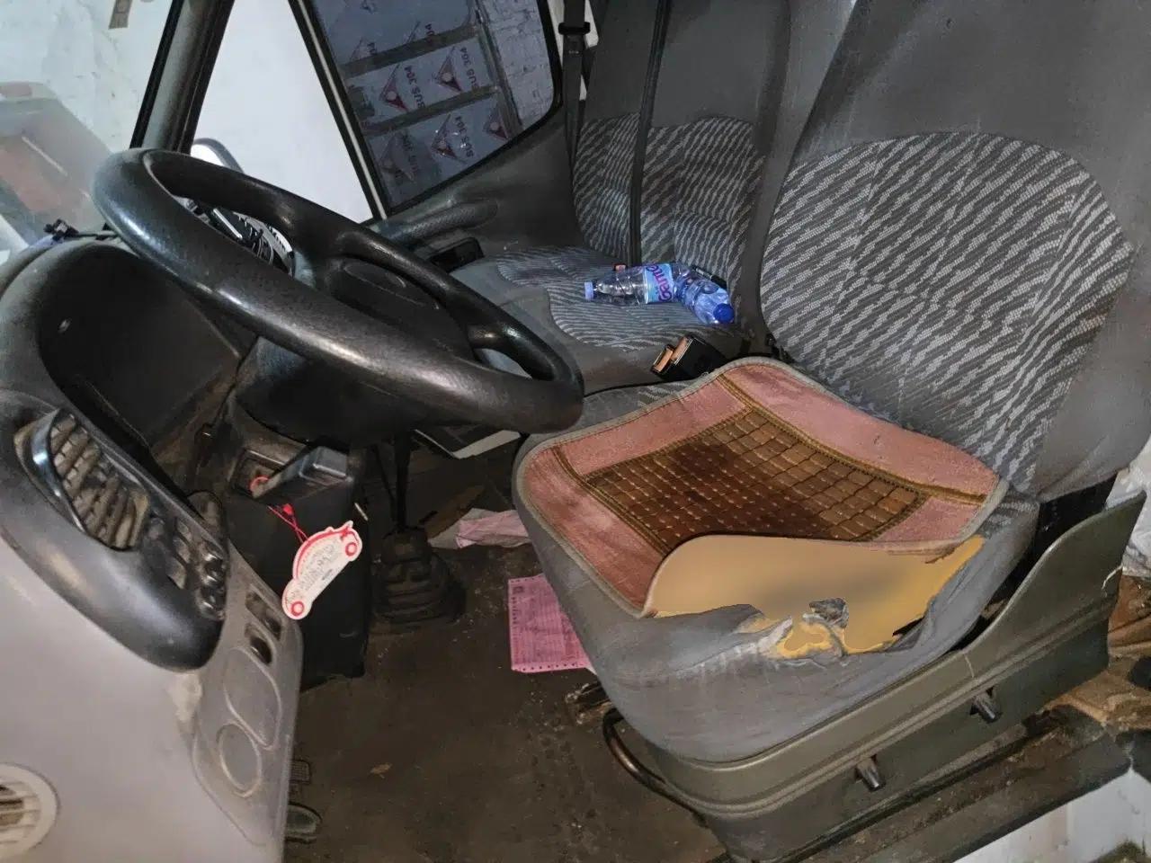 Ford Classic Transit 2016 2.8T Diesel Short-Wheelbase 6-Seater Mid-Roof Multifunction Vehicle JX493ZLQ4 — миниатюра 16