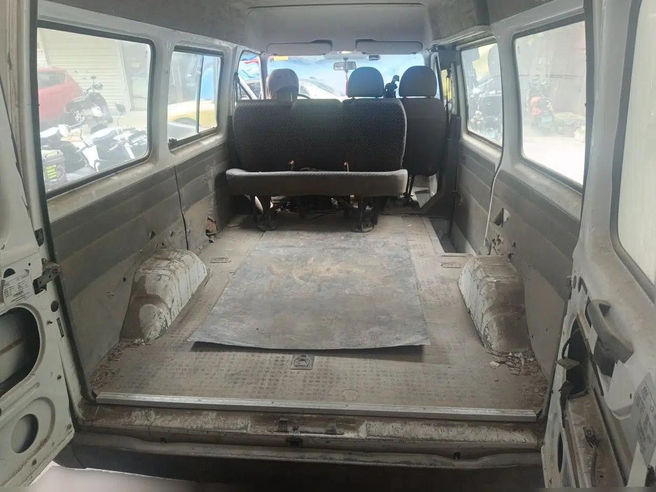 Ford Classic Transit 2016 2.8T Diesel Van Short Wheelbase 3-Seater Mid-Roof Long Body – JX493ZLQ4 — миниатюра 20