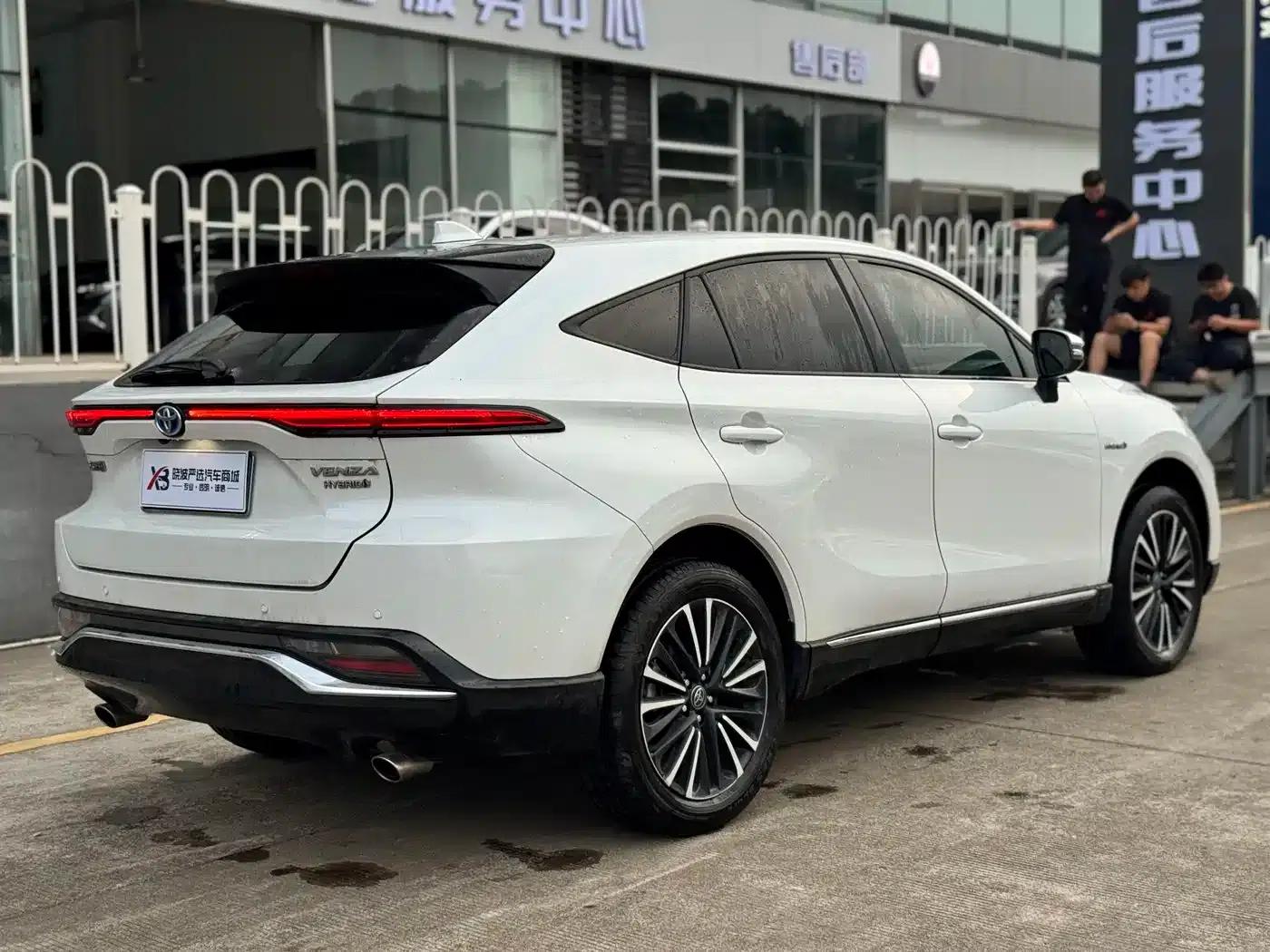 Venza 2023 2.5L Intelligent Hybrid Dual Engine 2WD Premium Edition — миниатюра 5