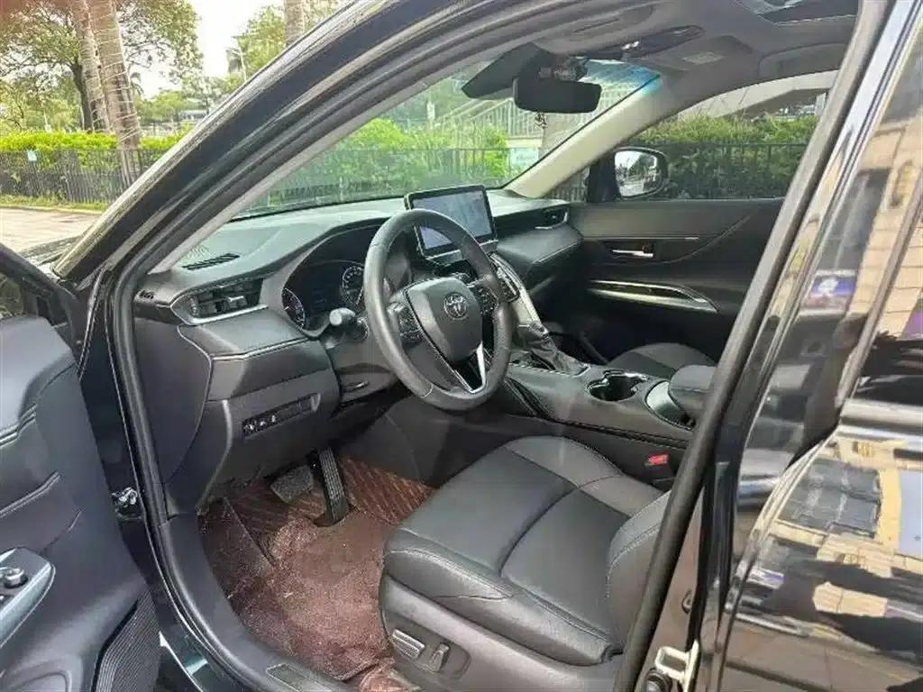 Venza 2022 2.0L CVT 2WD Luxury Edition — миниатюра 4