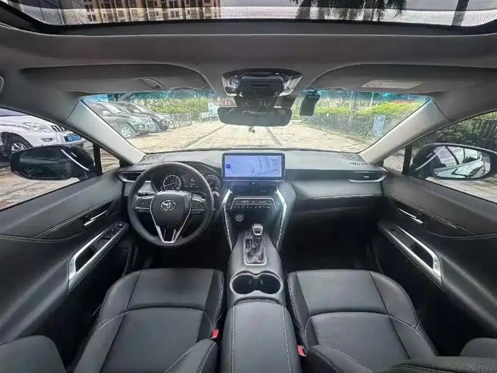 Venza 2022 2.0L CVT 2WD Luxury Edition — миниатюра 5