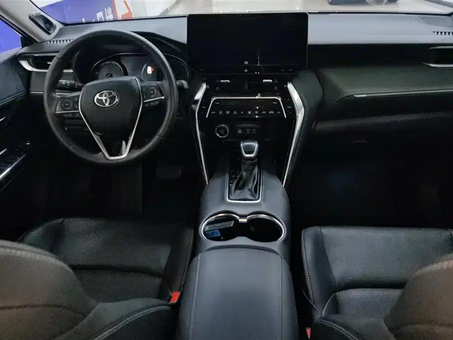 Venza 2022 2.0L CVT 2WD Premium Edition — миниатюра 12