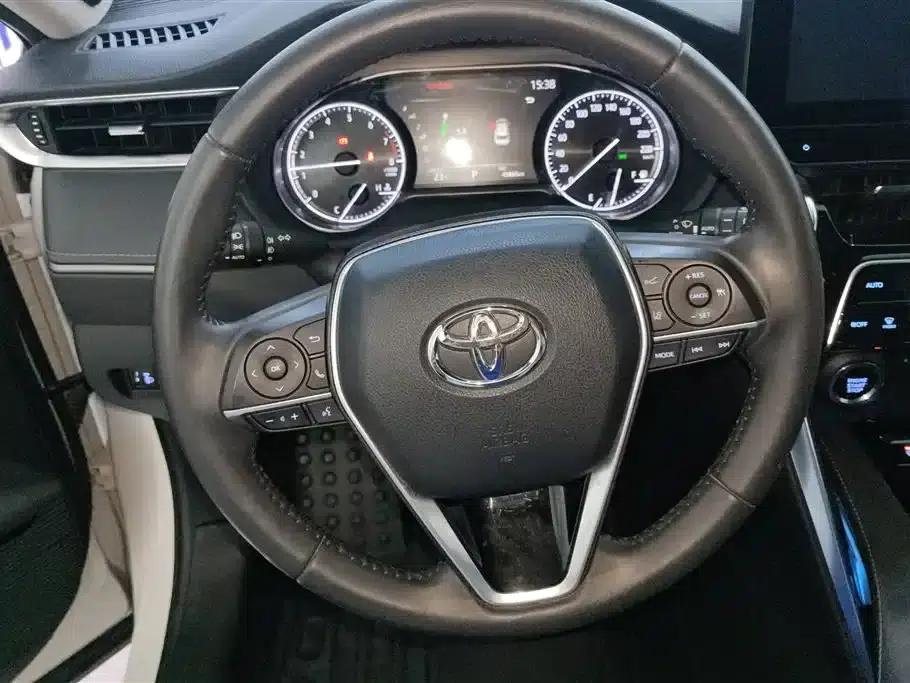 Venza 2022 2.0L CVT 2WD Premium Edition — миниатюра 15