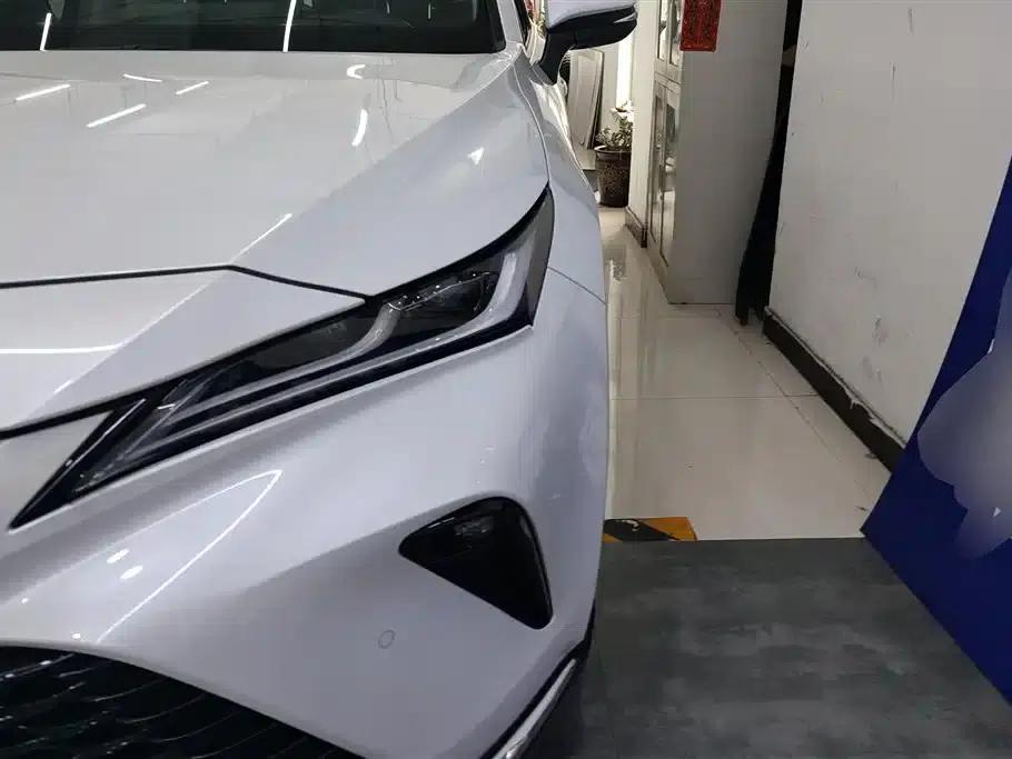 Venza 2022 2.0L CVT 2WD Premium Edition — миниатюра 5
