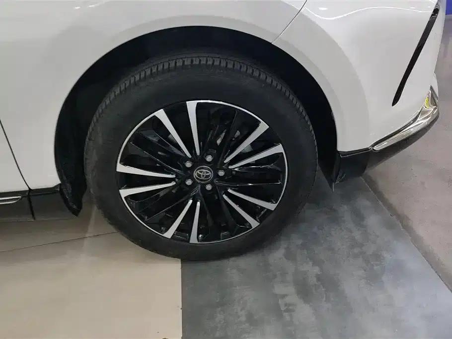Venza 2022 2.0L CVT 2WD Premium Edition — миниатюра 6