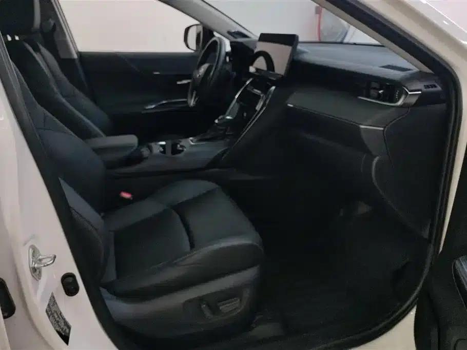 Venza 2022 2.0L CVT 2WD Premium Edition — миниатюра 8