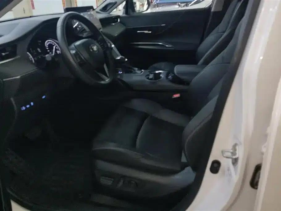 Venza 2022 2.0L CVT 2WD Premium Edition — миниатюра 9