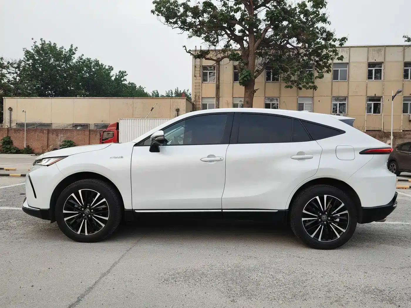 Venza 2022 Hybrid 2.5L CVT 4WD Supreme Edition — миниатюра 23
