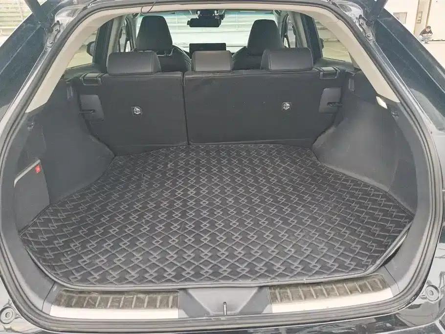 Venza 2022 2.0L CVT 2WD Premium Edition — миниатюра 4