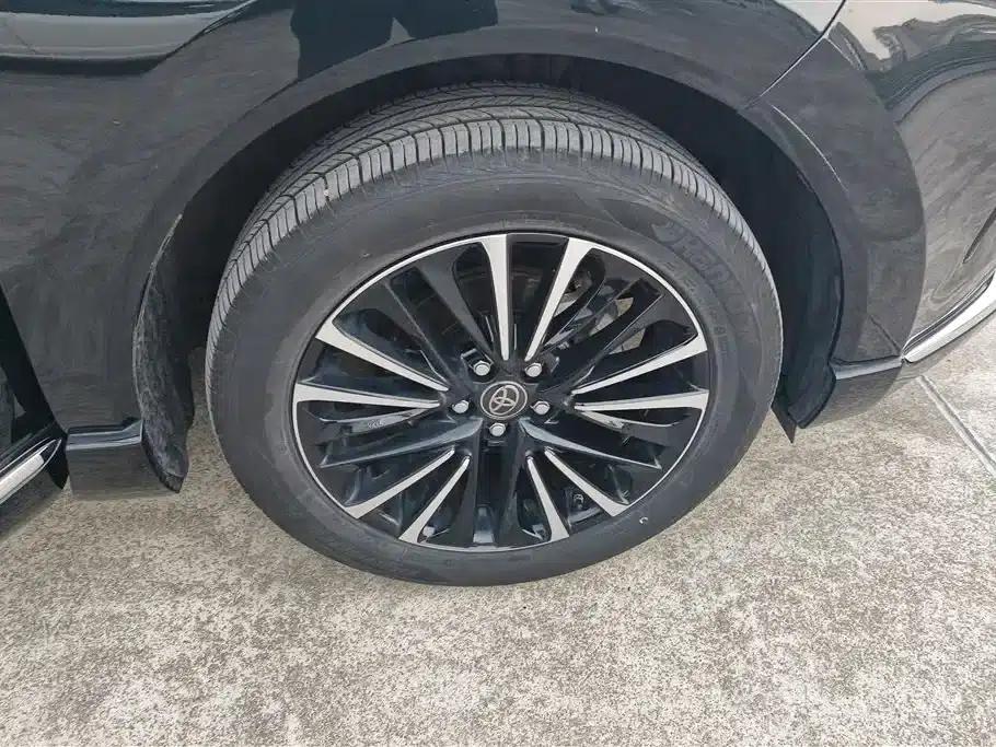 Venza 2022 2.0L CVT 2WD Premium Edition — миниатюра 6