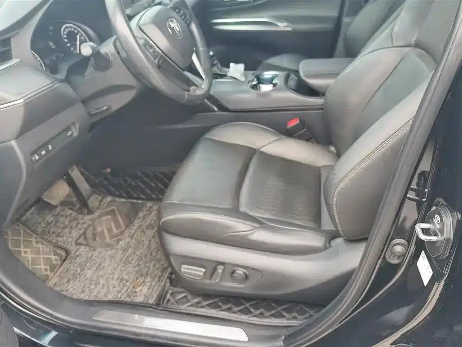Venza 2022 2.0L CVT 2WD Premium Edition — миниатюра 9