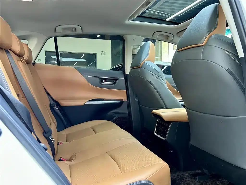Venza 2022 2.0L CVT 2WD Premium Edition — миниатюра 12