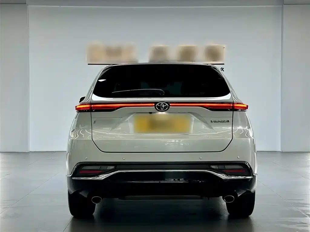 Venza 2022 2.0L CVT 2WD Premium Edition — миниатюра 5