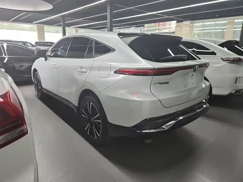 Venza 2022 2.0L CVT 2WD Premium Edition — миниатюра 7