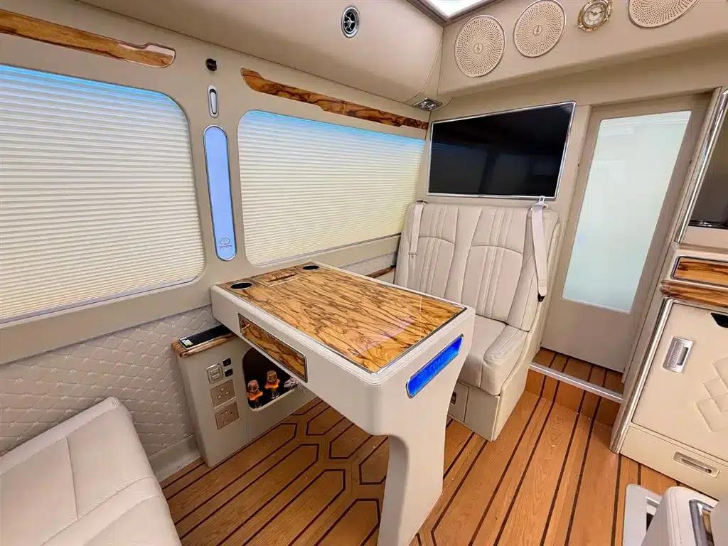 2023 Toyota Coaster RV, 4.0L Manual — миниатюра 12