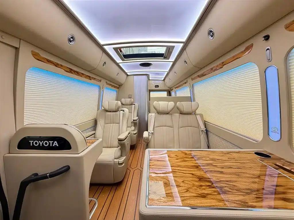 2023 Toyota Coaster RV, 4.0L Manual — миниатюра 13
