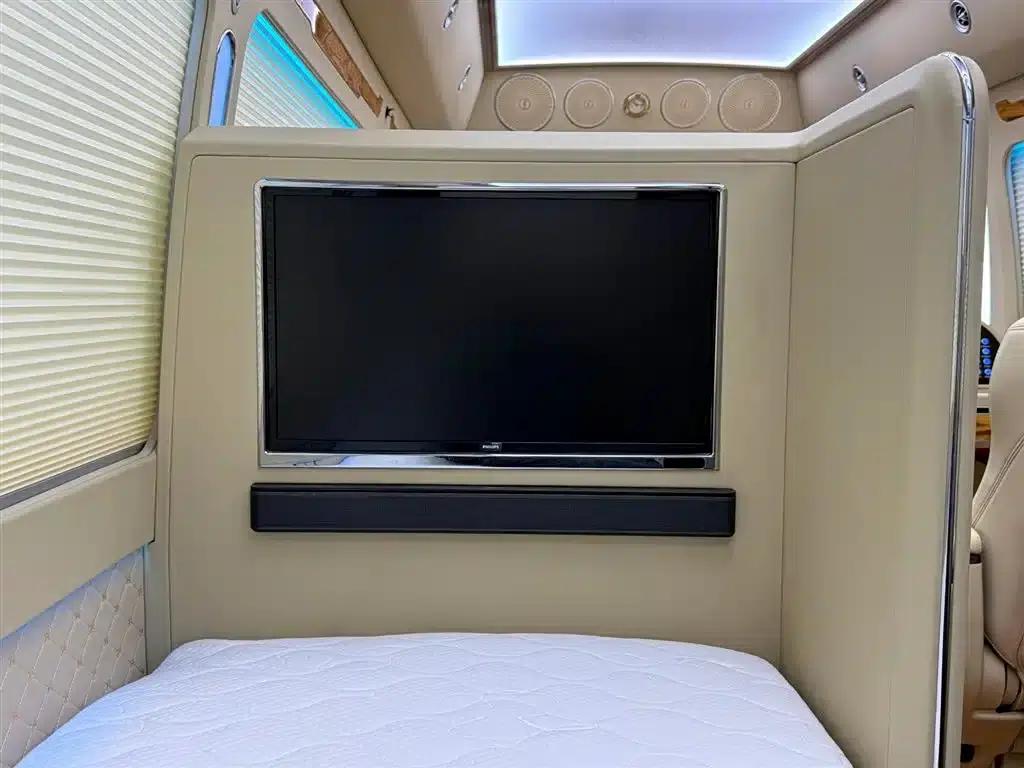 2023 Toyota Coaster RV, 4.0L Manual — миниатюра 21