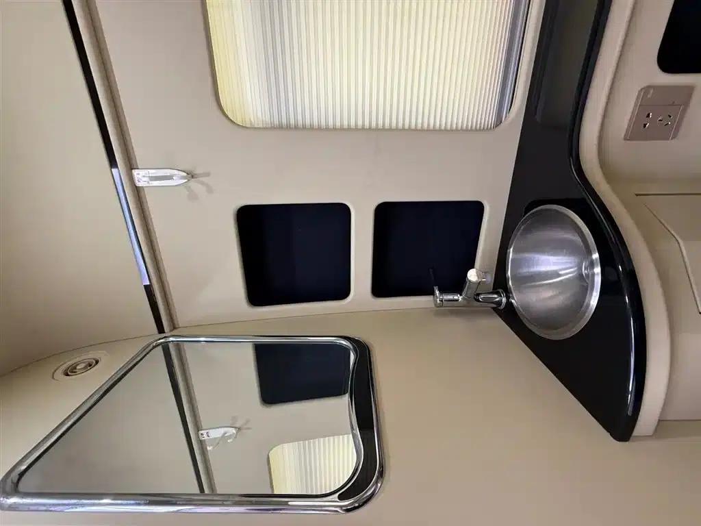 2023 Toyota Coaster RV, 4.0L Manual — миниатюра 22