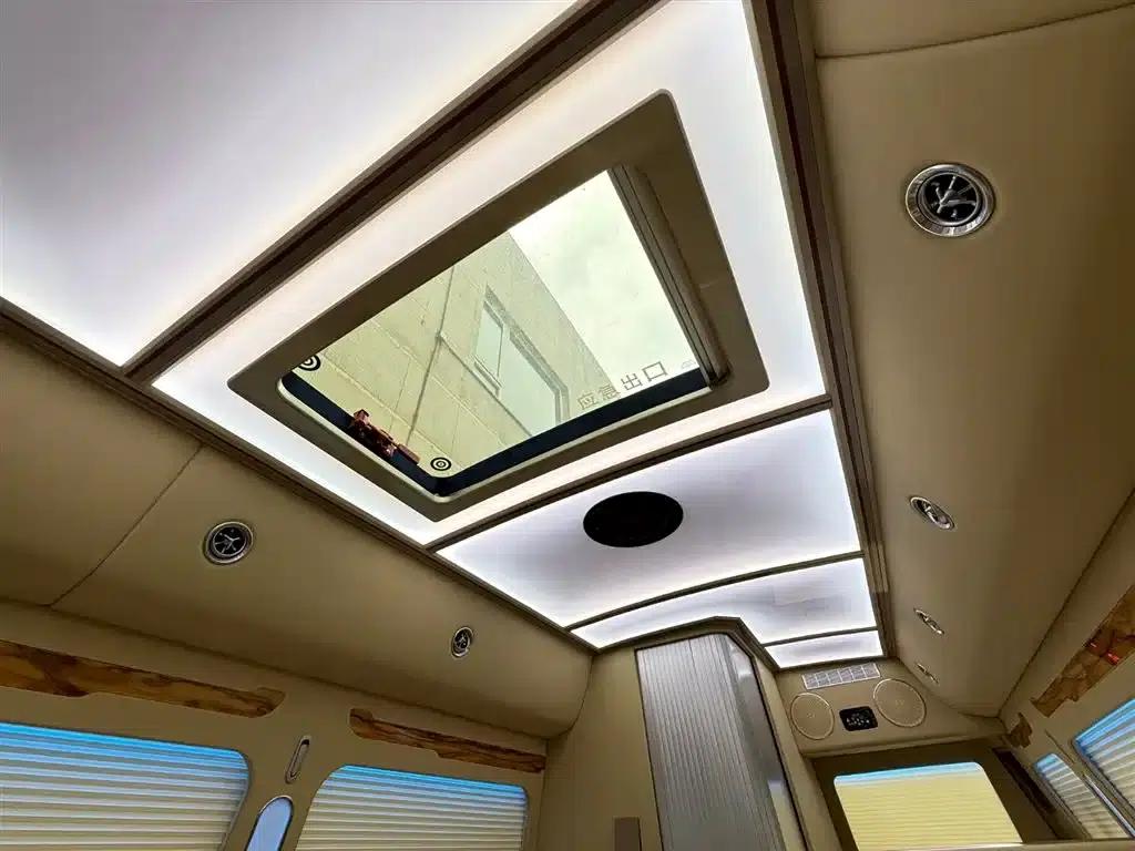 2023 Toyota Coaster RV, 4.0L Manual — миниатюра 27
