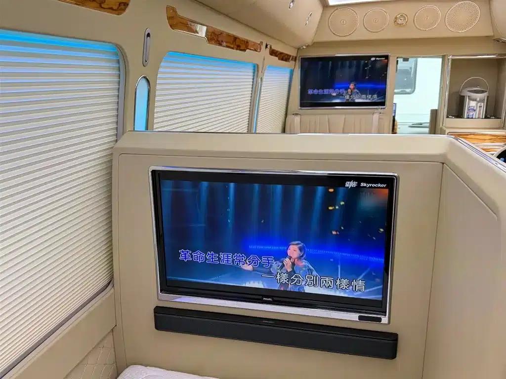2023 Toyota Coaster RV, 4.0L Manual — миниатюра 32