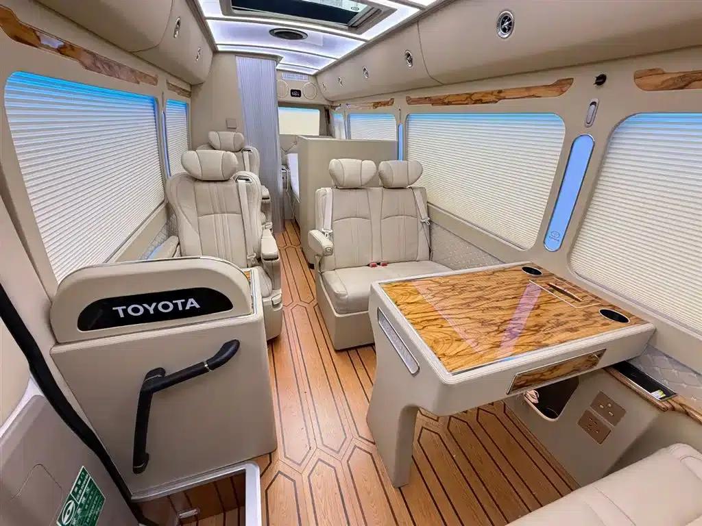 2023 Toyota Coaster RV, 4.0L Manual — миниатюра 7