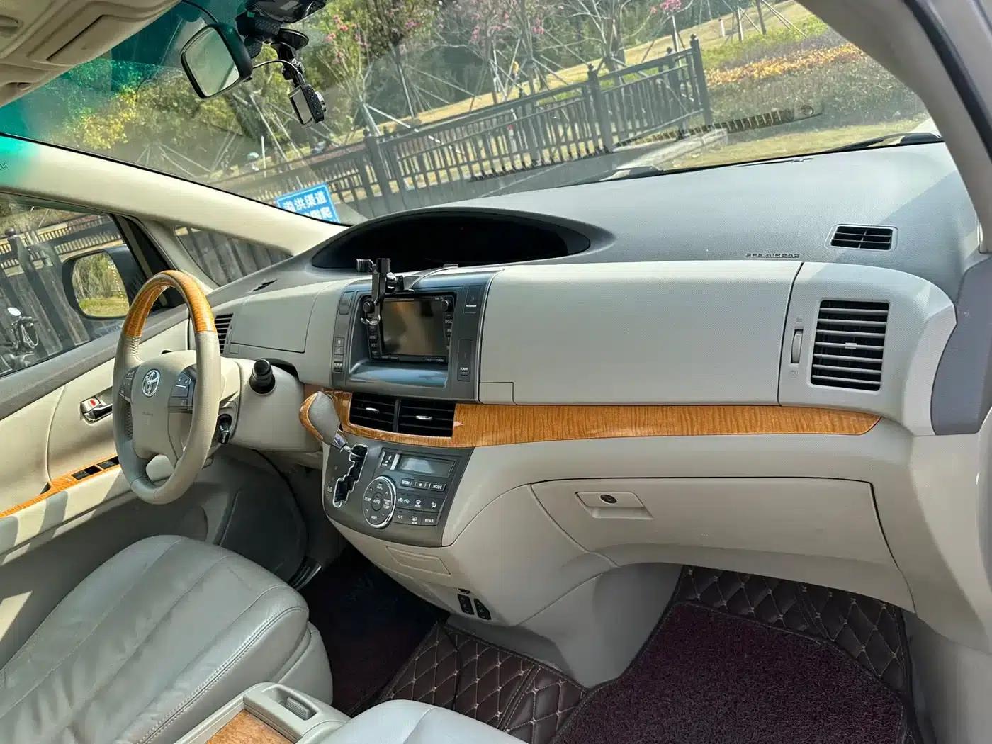 2006 Previa 2.4L 7-seater Luxury Edition — миниатюра 11