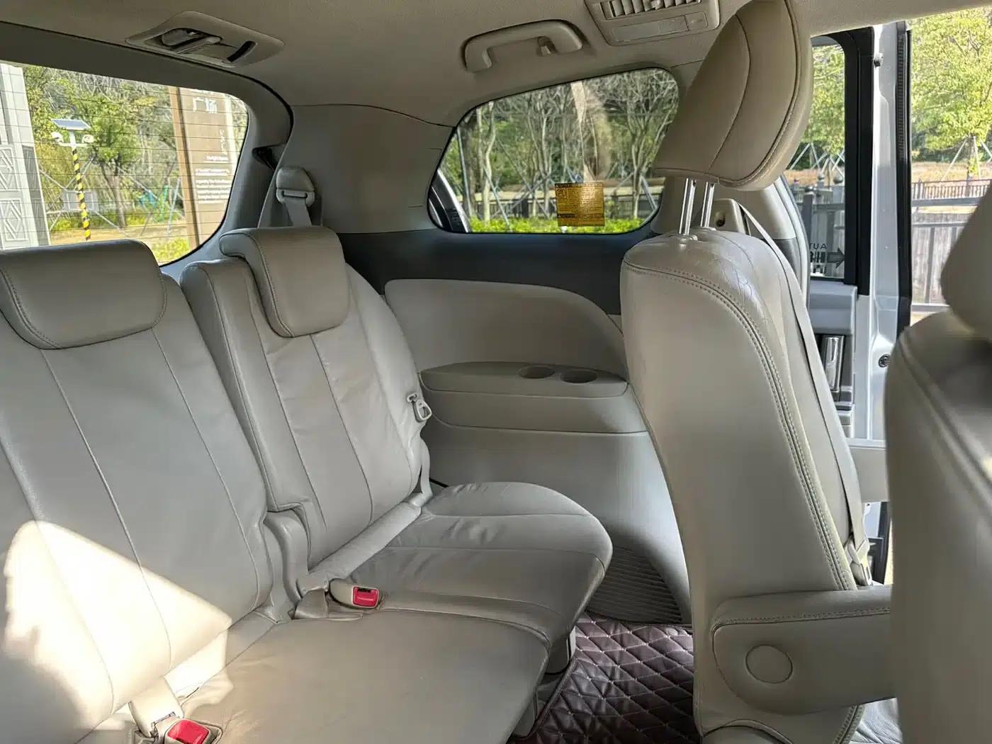 2006 Previa 2.4L 7-seater Luxury Edition — миниатюра 9