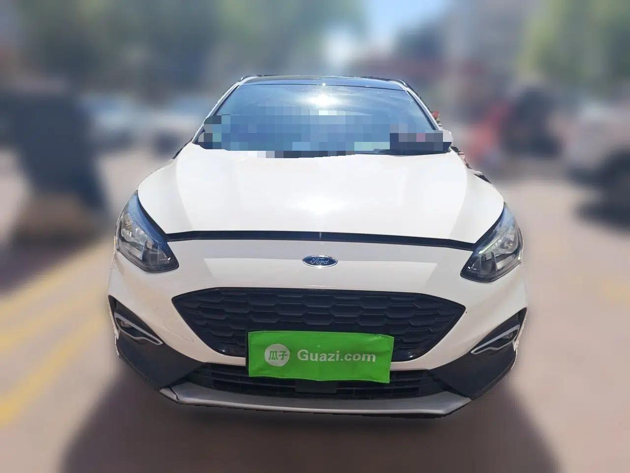 Ford Focus Active 2020 EcoBoost 180 Automatic Trendy Model — миниатюра 2