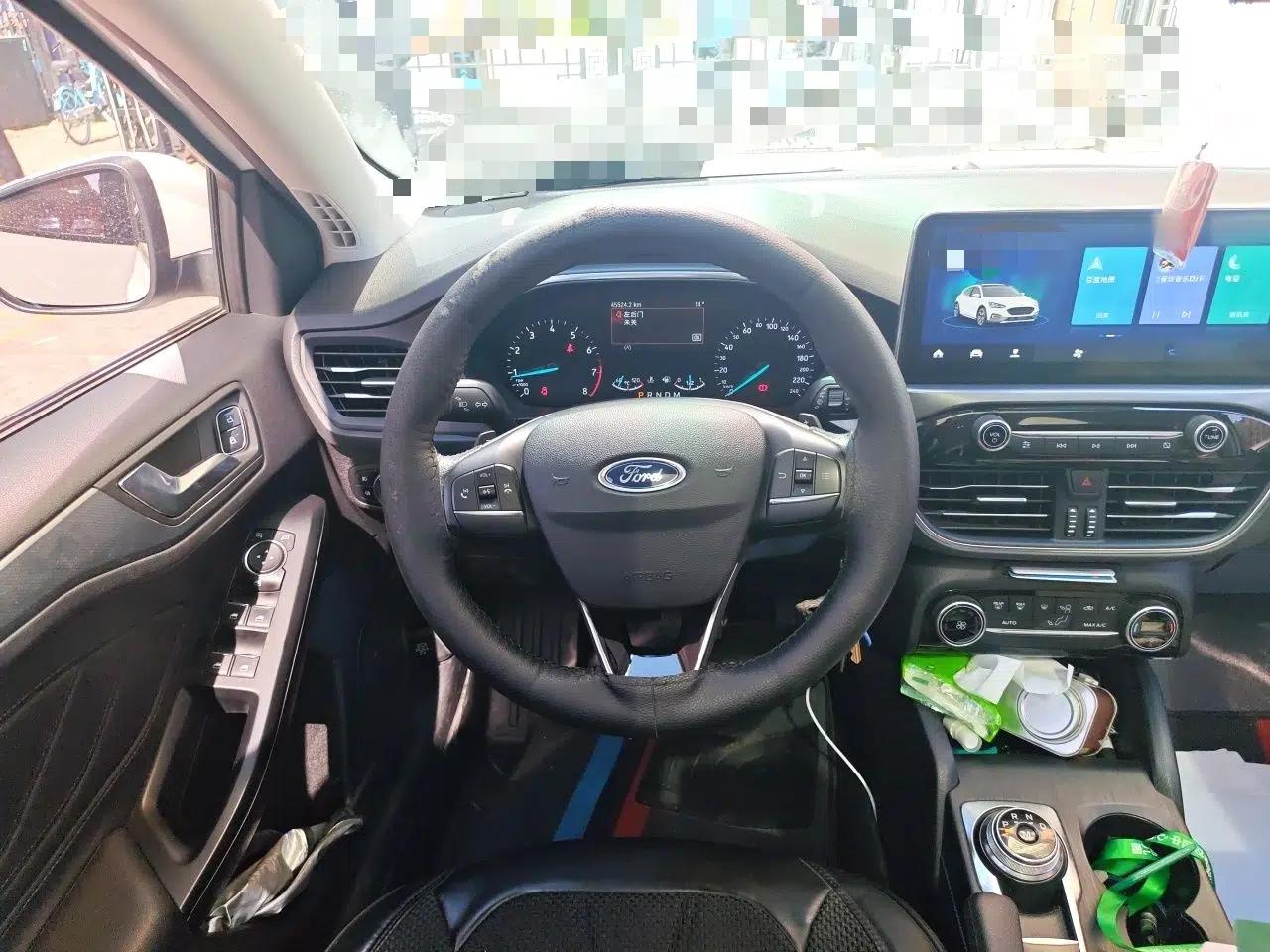 Ford Focus Active 2020 EcoBoost 180 Automatic Trendy Model — миниатюра 11
