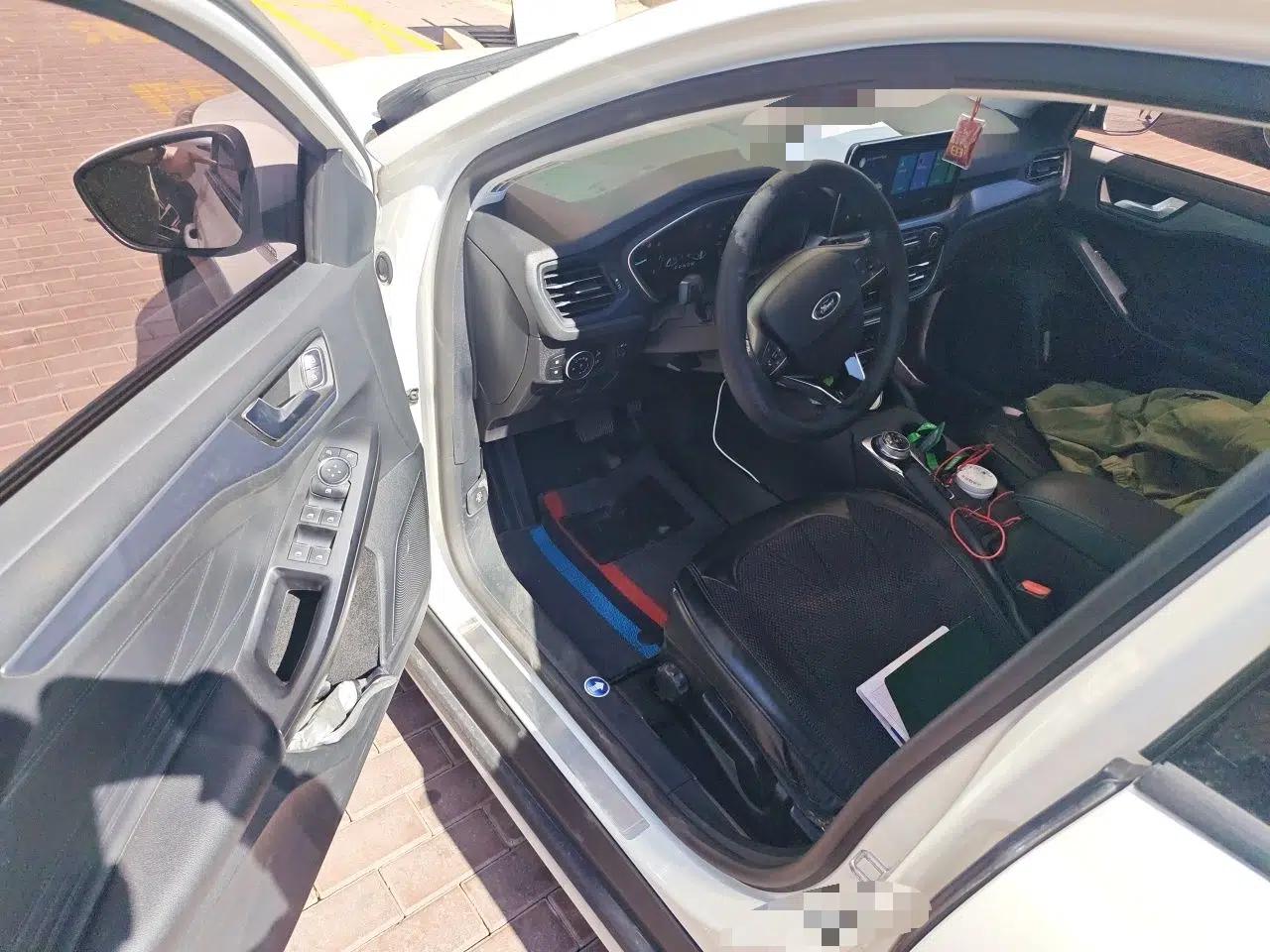 Ford Focus Active 2020 EcoBoost 180 Automatic Trendy Model — миниатюра 17