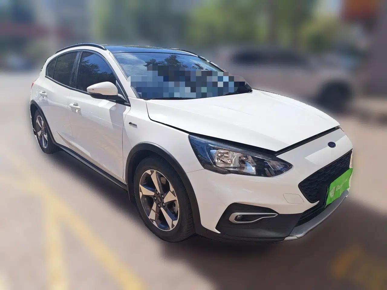 Ford Focus Active 2020 EcoBoost 180 Automatic Trendy Model — миниатюра 3
