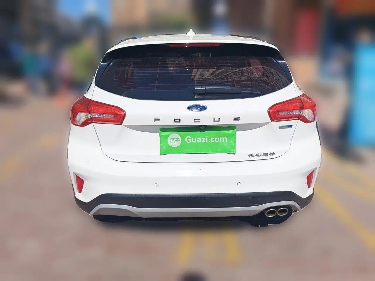 Ford Focus Active 2020 EcoBoost 180 Automatic Trendy Model — миниатюра 5