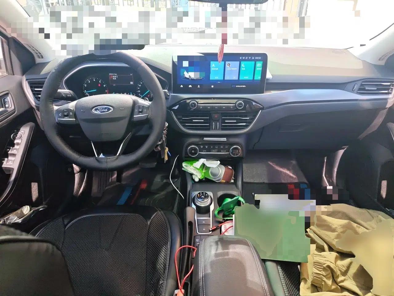 Ford Focus Active 2020 EcoBoost 180 Automatic Trendy Model — миниатюра 10