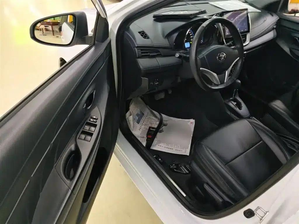 YARiS L 2017 1.5E CVT Dynamic Edition — миниатюра 16