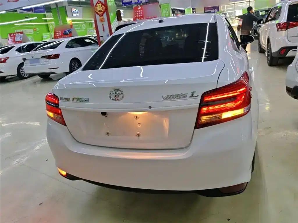 YARiS L 2017 1.5E CVT Dynamic Edition — миниатюра 6