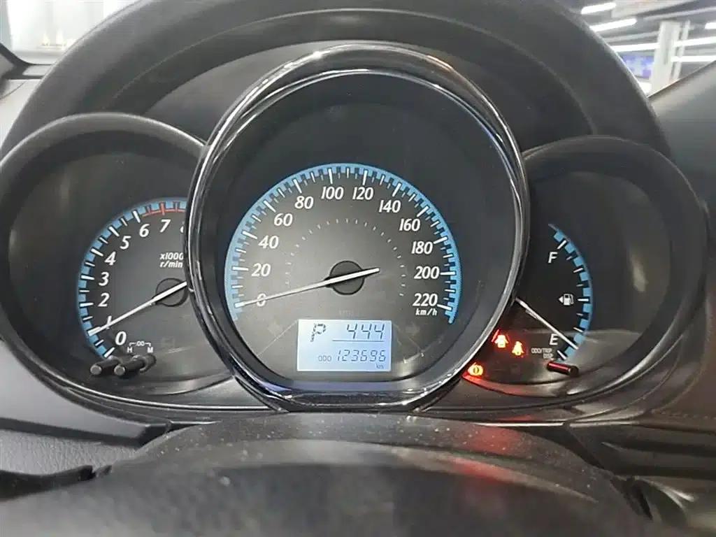 YARiS L 2017 1.5E CVT Dynamic Edition — миниатюра 12
