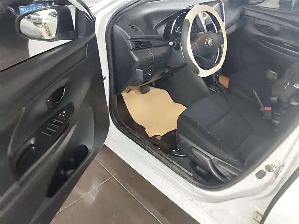 YARiS L 2017 1.5E CVT Dynamic Edition — миниатюра 16