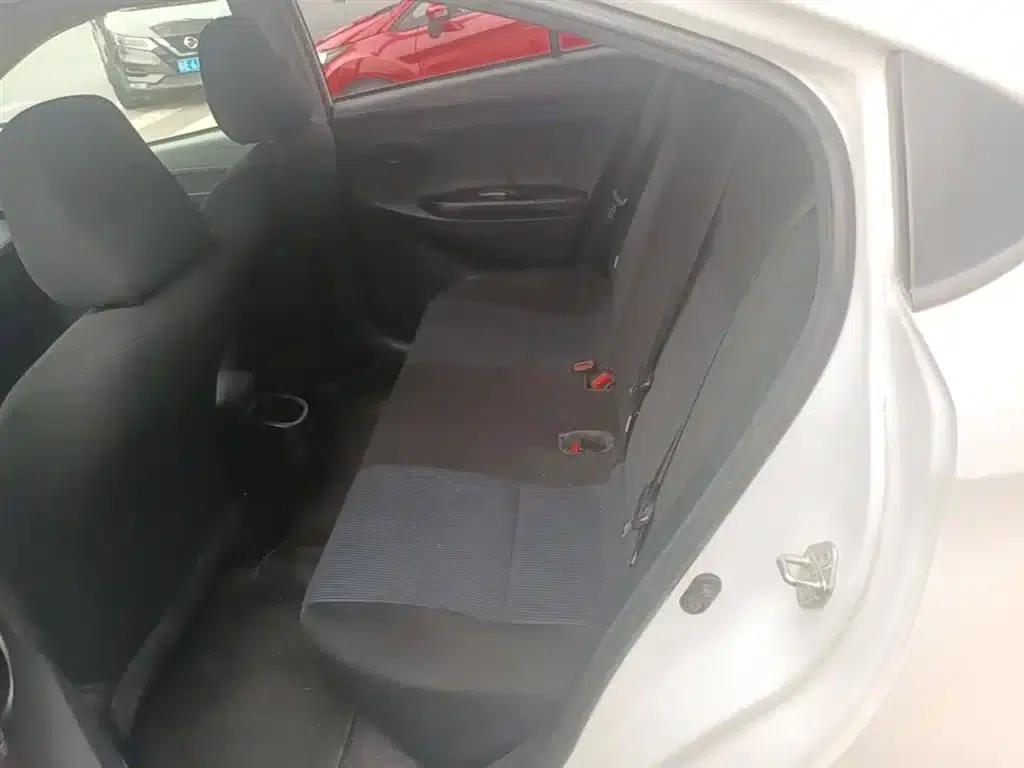 YARiS L 2017 1.5E CVT Dynamic Edition — миниатюра 17