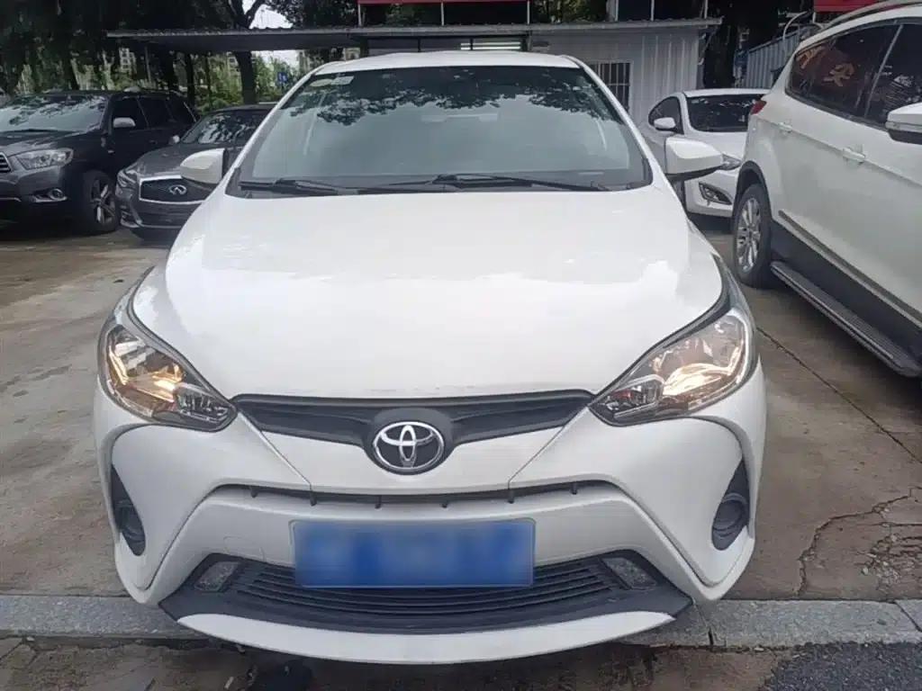 YARiS L 2017 1.5E CVT Dynamic Edition — миниатюра 3