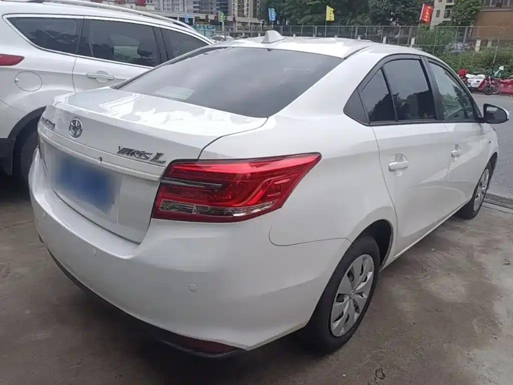 YARiS L 2017 1.5E CVT Dynamic Edition — миниатюра 7