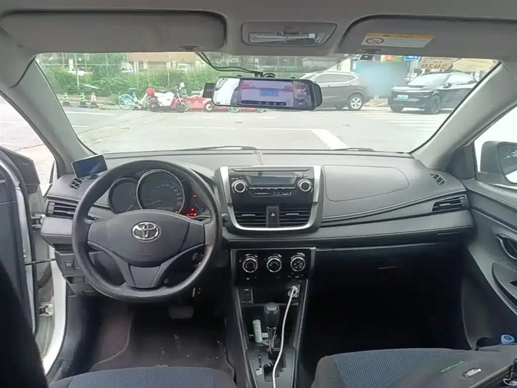 YARiS L 2017 1.5E CVT Dynamic Edition — миниатюра 10