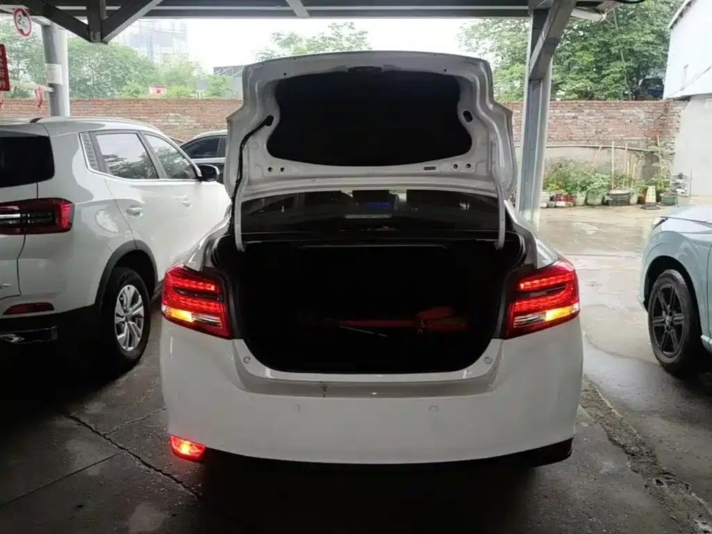 YARiS L 2017 1.5E CVT Dynamic Edition — миниатюра 19