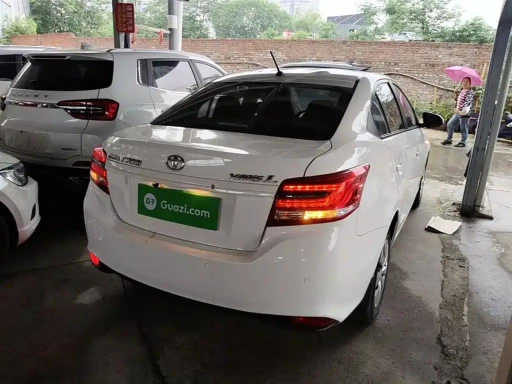 YARiS L 2017 1.5E CVT Dynamic Edition — миниатюра 7
