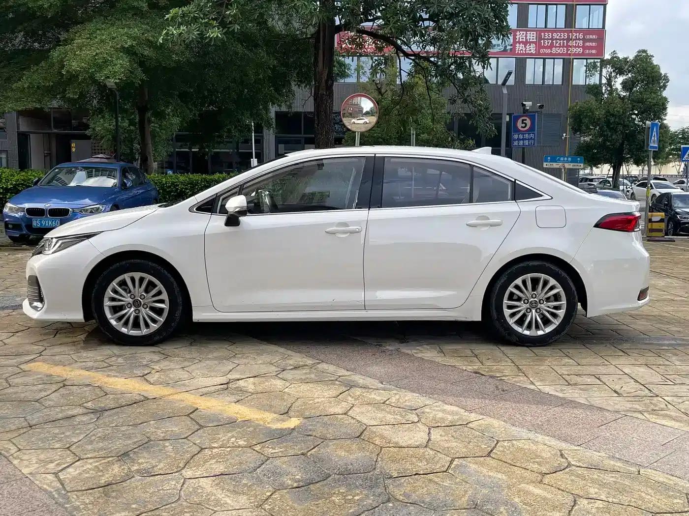 2022 Avalon 2.0L Premium Edition — миниатюра 9