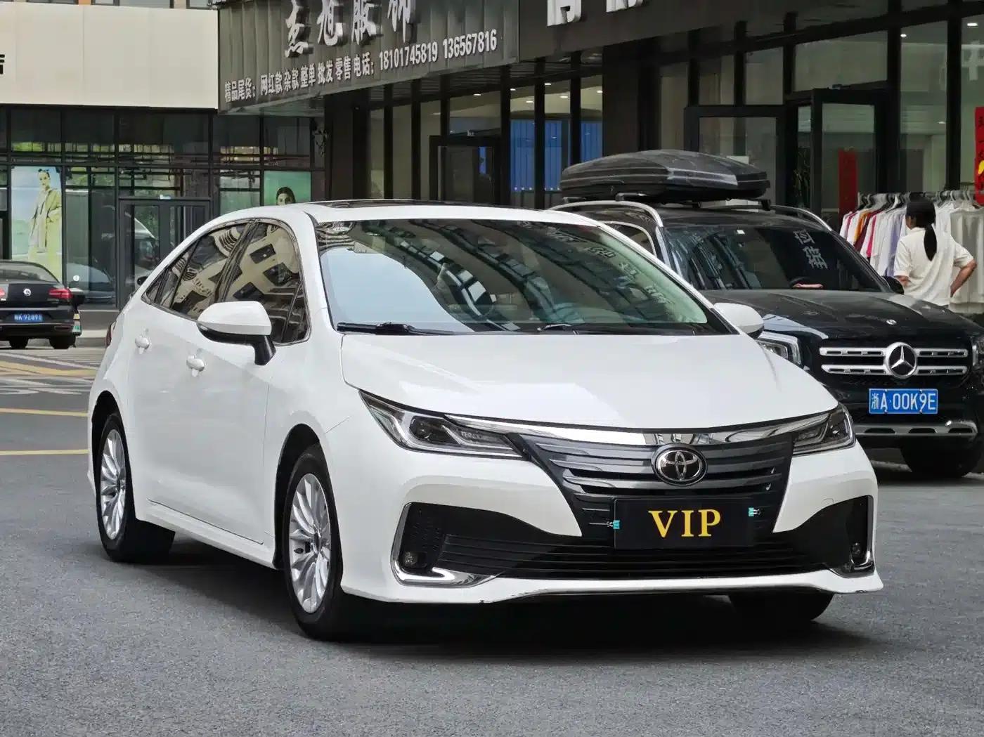 2022 Toyota Avalon 2.0L Elite Edition — миниатюра 3