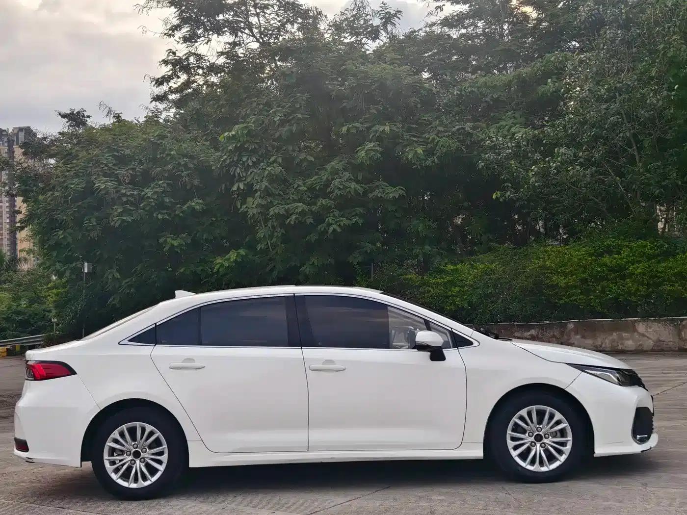 2021 Avalon 2.0L Premium Edition — миниатюра 4